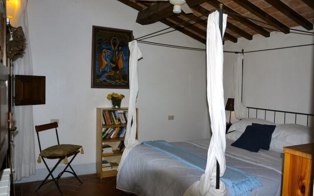 Countryside Privacy & Views, but Within a Medieval Tuscan Village