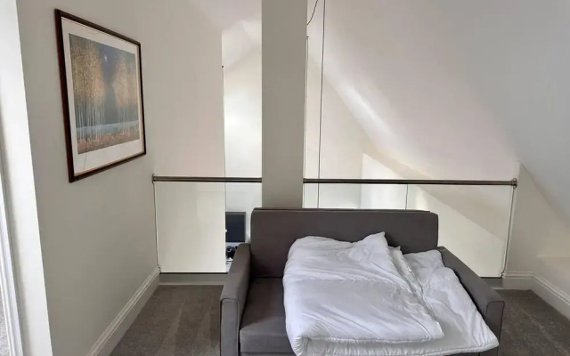 Luxury 3 Bedroom Modern Penthouse- Birmingham City