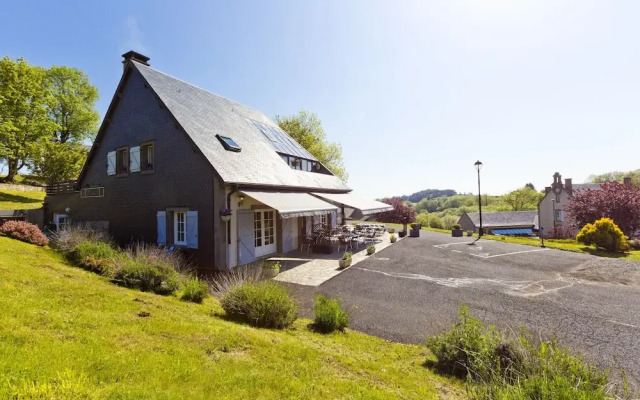 Logis Hotel L'auberge Du Bougnat