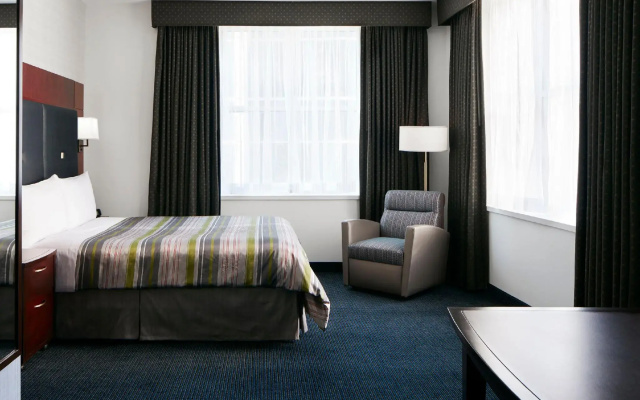 Club Quarters Hotel Faneuil Hall, Boston