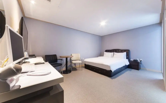 Oido Red Lighthouse Tourist Hotel