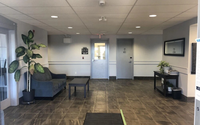 R & R Lakeview in Hardisty