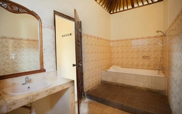 Segara Bukit Seaside Cottages – Bathroom – Pemuteran