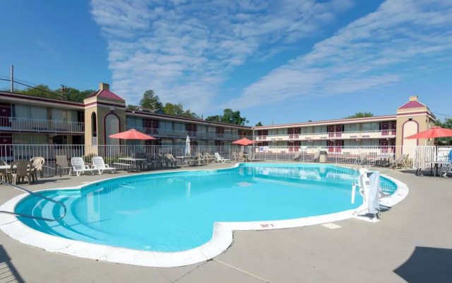 Travelodge by Wyndham Lynchburg