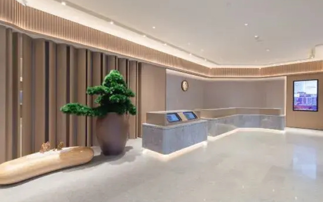 JI Hotel (Xinyangshi Zhengfu Wanda Plaza)
