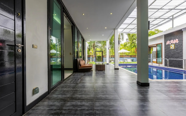 4 Bedroom Modern Pool Villa BL10