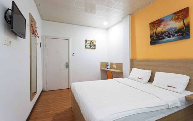 RedDoorz near Citraland Mall