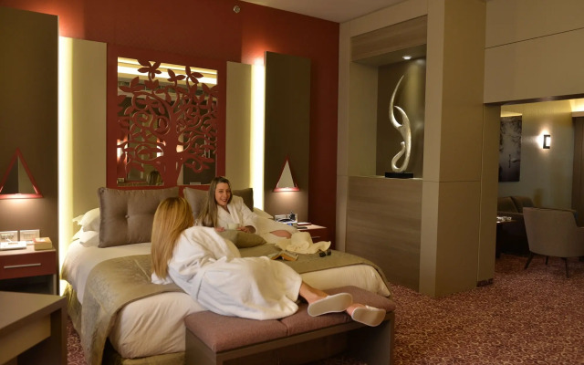 Regency Palace Hotel