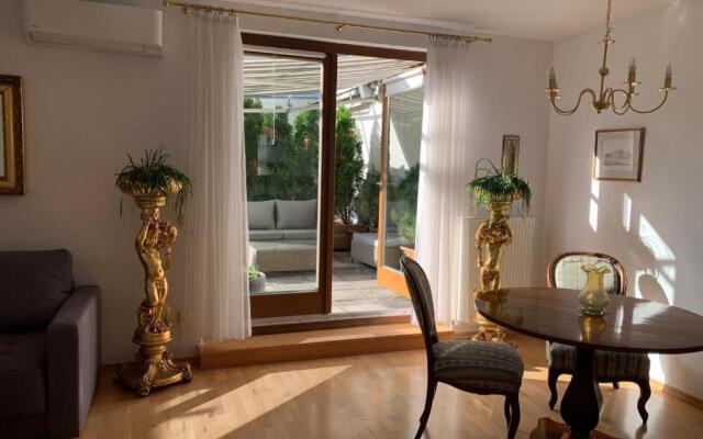 Amadeus Apartment