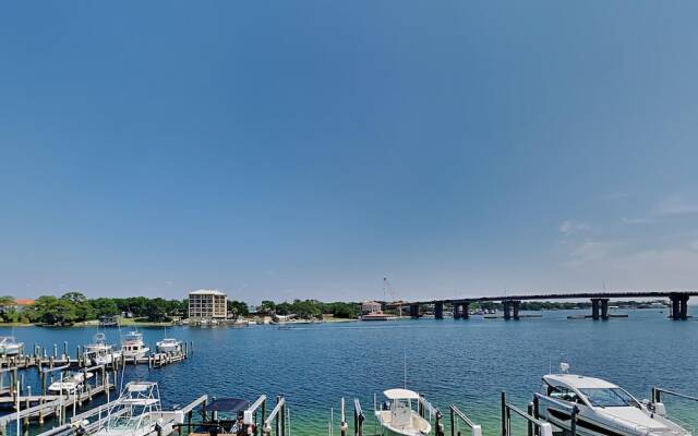 Palm Court Yacht Club #308