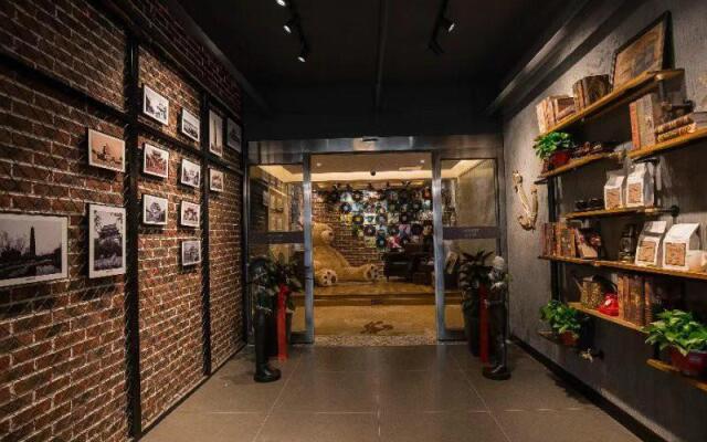 James Joyce Coffetel·Kaifeng Drum Tower