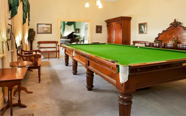 Merton Manor Exclusive Bed And Breakfast