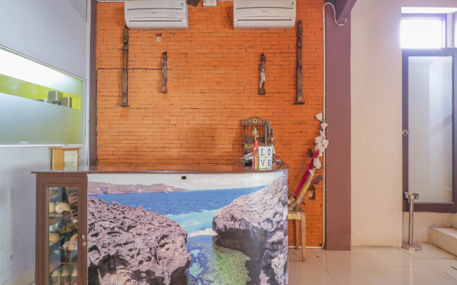 The Sunrise by OYO Rooms