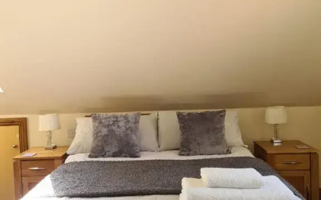 Lyde Cross Coach House