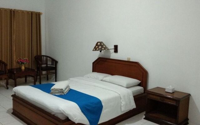 Hotel Sanashtri