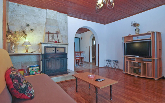 Apartment 1954