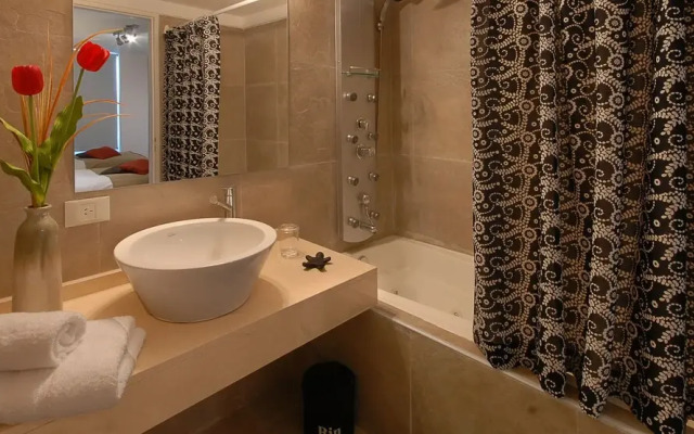 Amazing Lake Views and Jacuzzi TD8