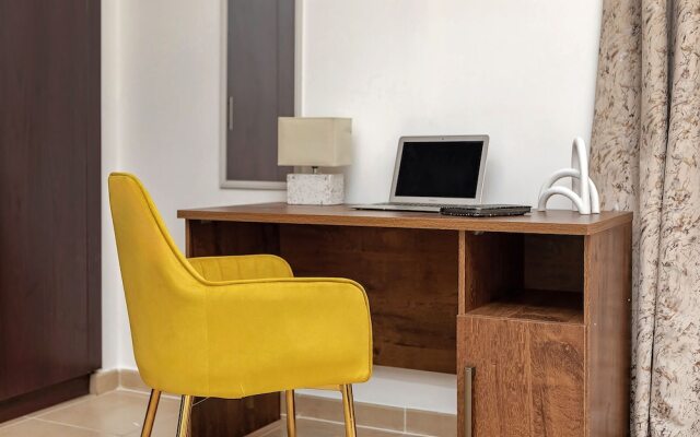 2BR apartment 2 minutes to beach Amwaj 4