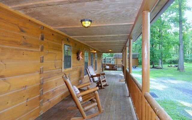 Sleepy Creek - Creekside Escape