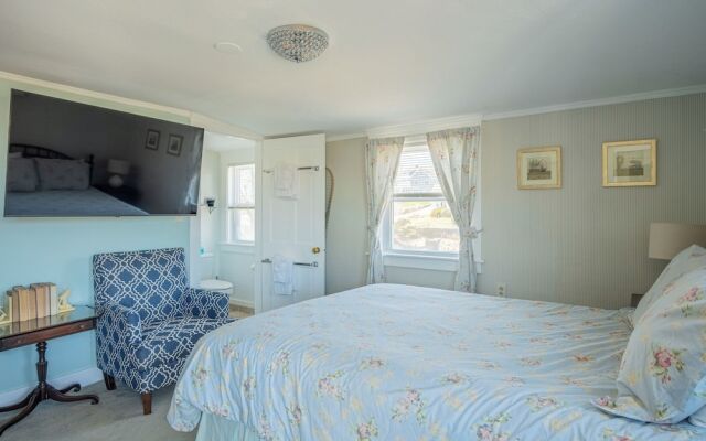 The Yankee Clipper Inn