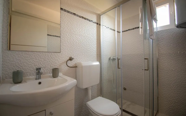 Villa for 6 persons with private pool, parking and garden in Rovinj