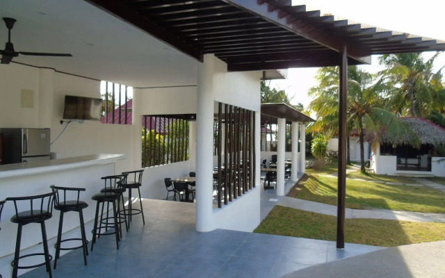 Phaidon Beach Resort