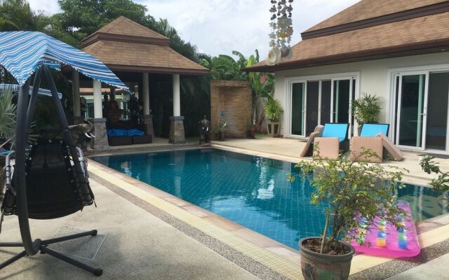 Sirinthara Villa 4 bed pool Nai Harn