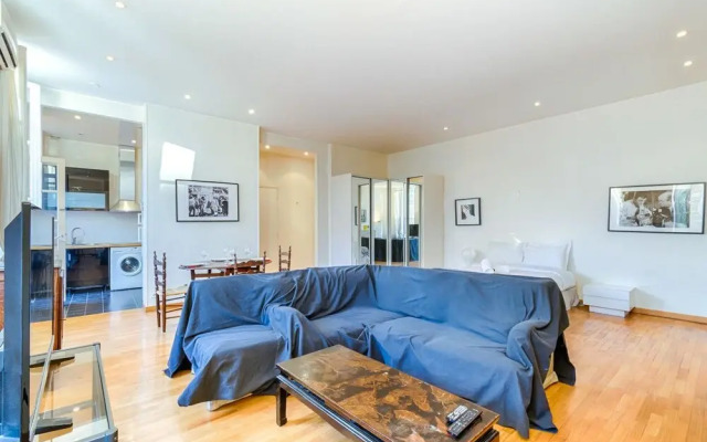 Large Air-conditioned One-room Apartment - Terrace