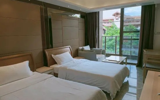 Tropical Splendor! Ocean View w/Wraparound Lanai, Kitchen, Free Holiday Apartment – Guest Rooms – Sanya