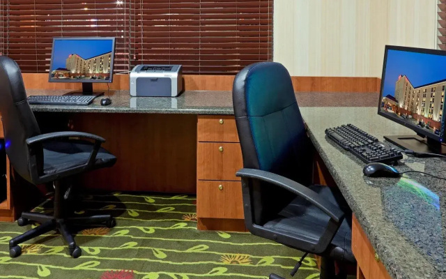 Hampton Inn Boston - Logan Airport