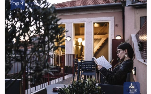 ORM - Almada Terrace Apartment