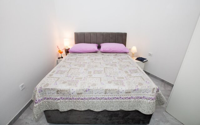 Apartment By the Way