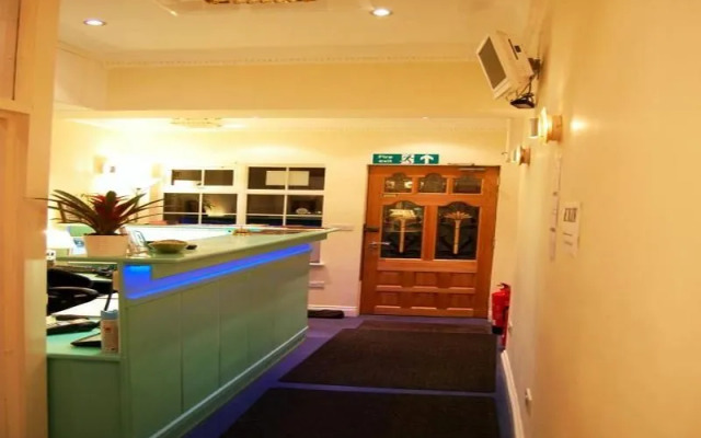 Anchor House