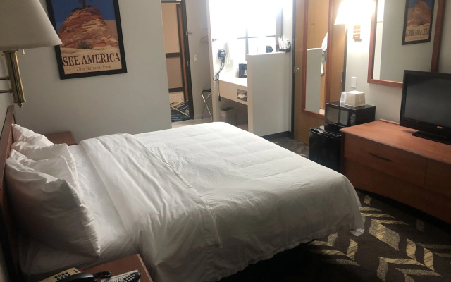 Quality Inn & Suites Salina National Forest Area