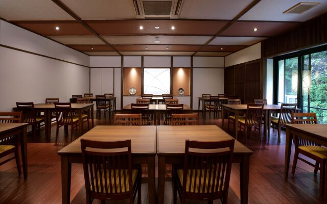 Takaragawa Onsen Osenkaku Hotel