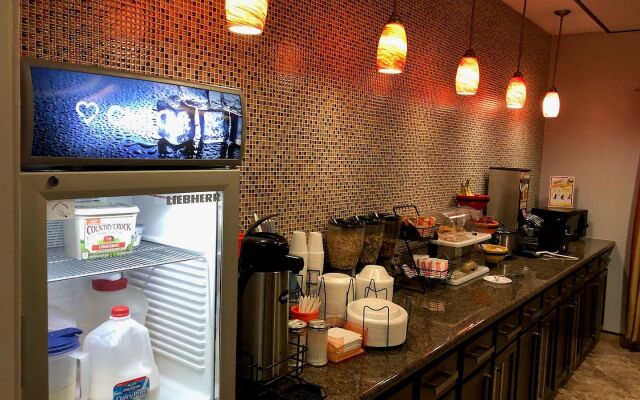 Executive Inn & Suites Joaquin