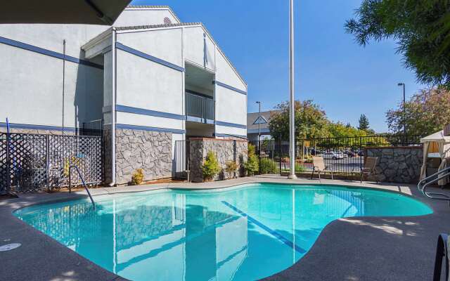 Quality Inn Fresno Yosemite Airport