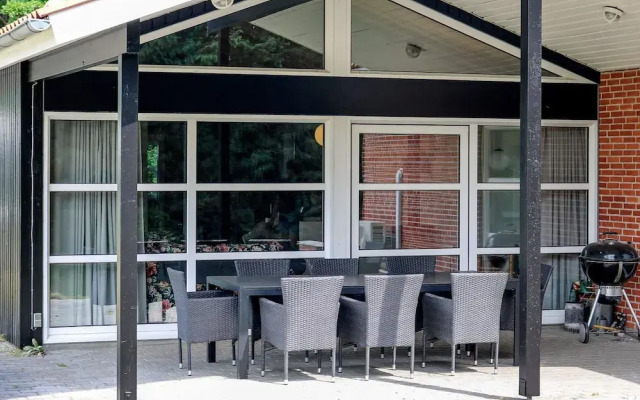 10 Person Holiday Home in Hadsund-by Traum