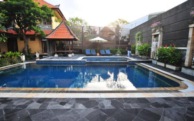 Sandat Hotel Legian