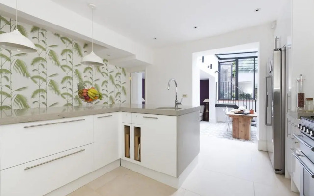 Warwick Gardens II by onefinestay