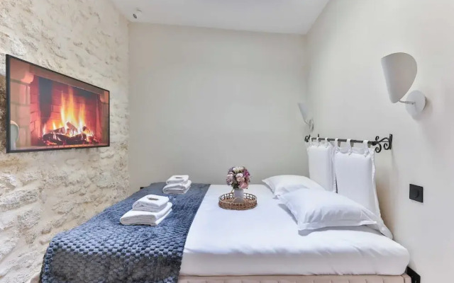 Peaceful Apartment in Eiffel Tower