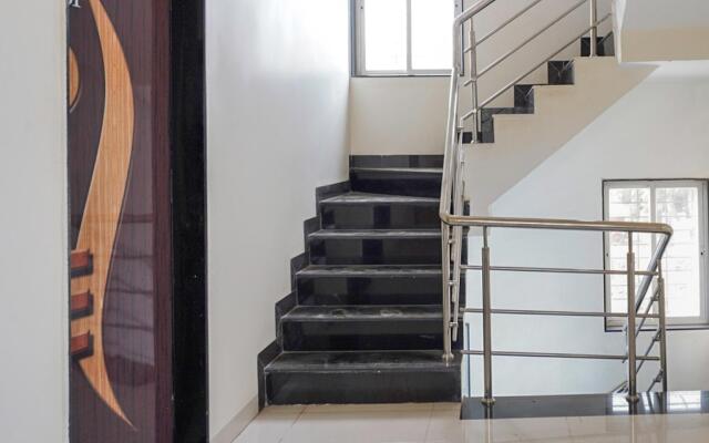OYO 61337 Hotel Mauli