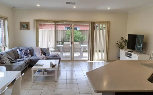Victor Central Cottage Perfect Location – Guest Rooms – Victor Harbor