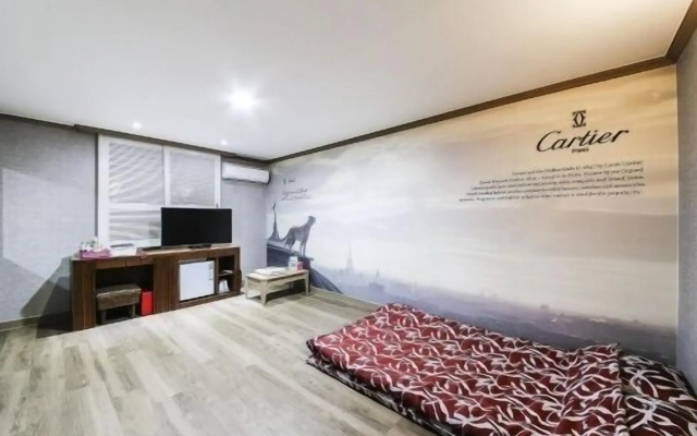 Happy Q Motel