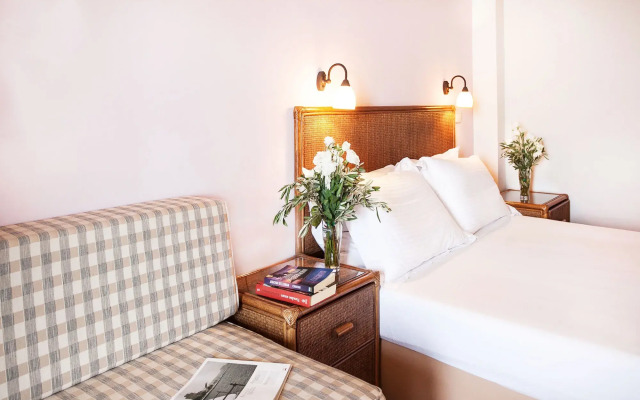 Paralio Hotel