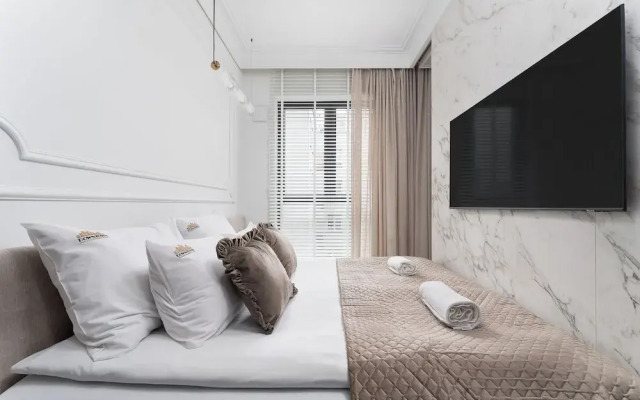 Chronos - Warszawa Wola by Downtown Apartments