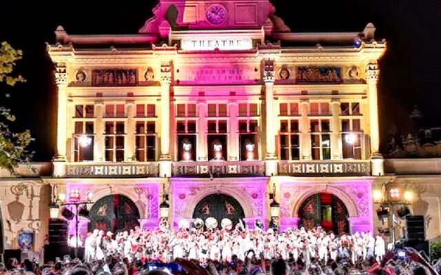 Beziers Apart Vivre A La Francaise