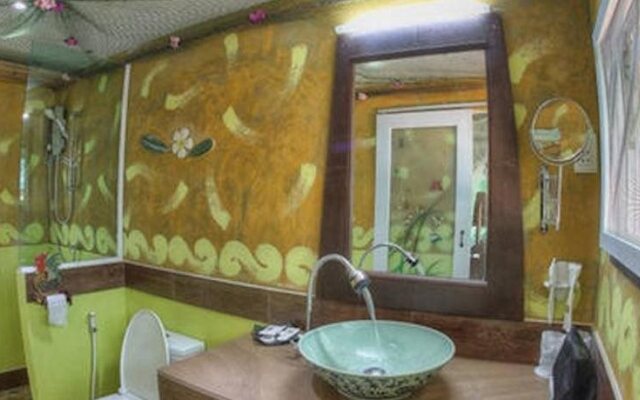 Baan Mae Ying Bungalows & Luxury Glamping Tents