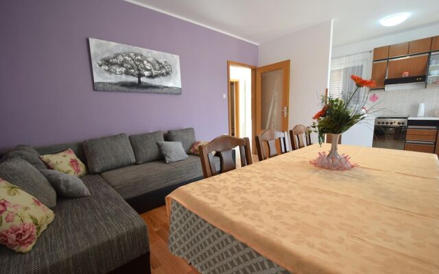 Three Bedroom Apartment Pinezic