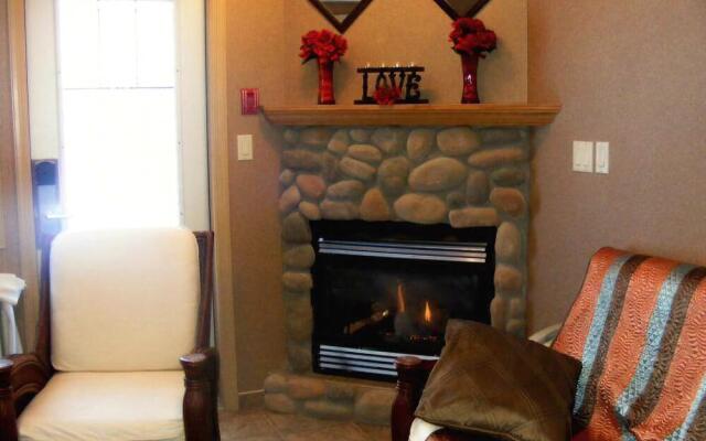 Elkwater Lake Lodge and Resort